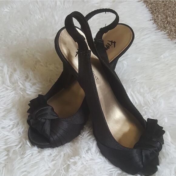 Fioni Heels Black Peep Toe Womens Size 6 - Picture 1 of 10
